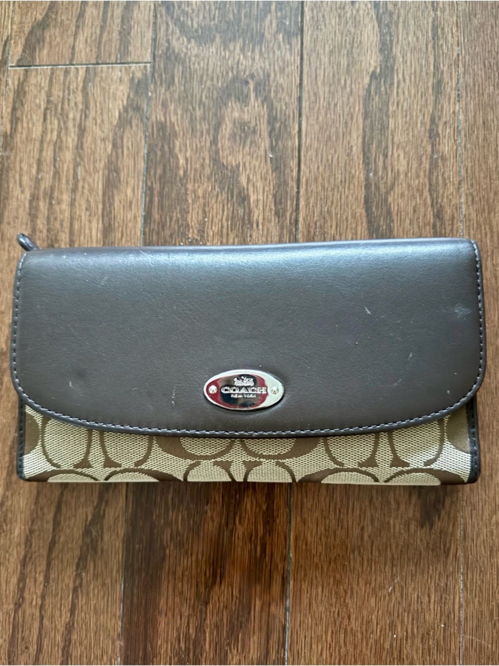 Coach Brown/Tan Signature Canvas trifold Wallet